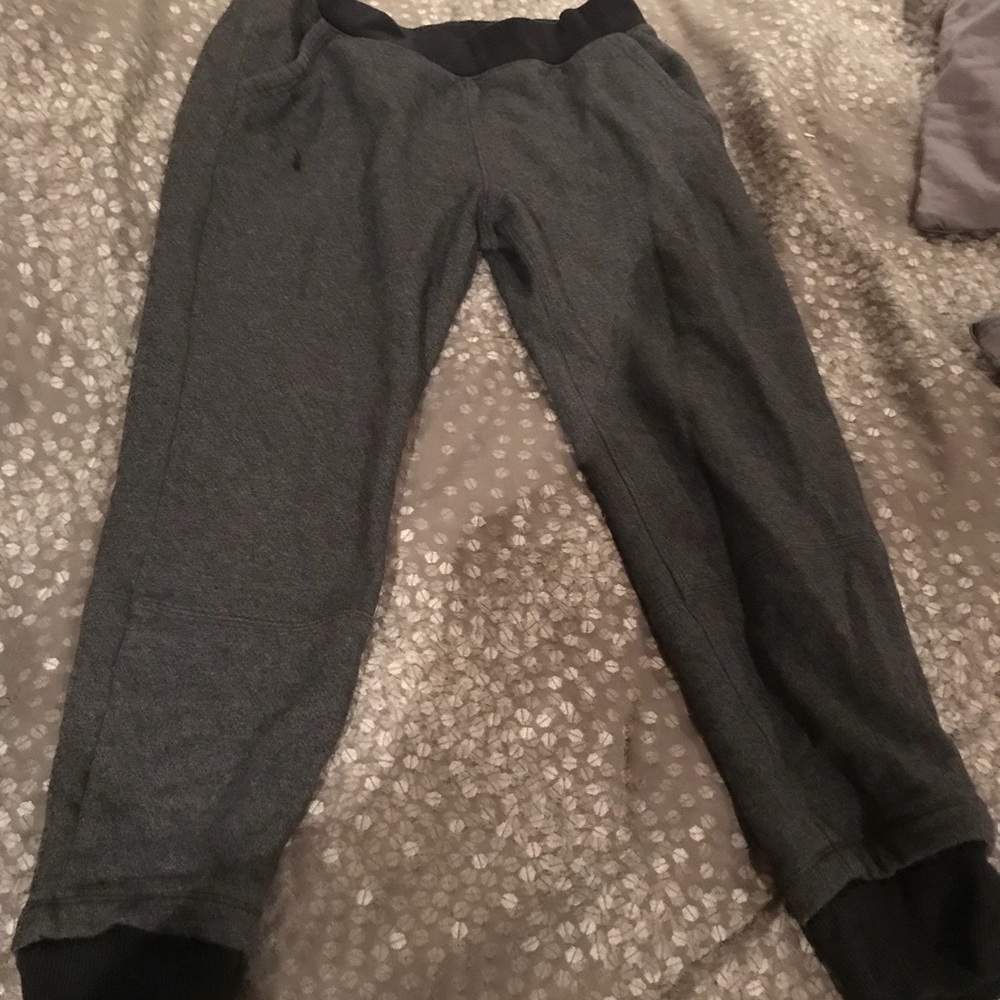 Women’s Under Armour fleece pants